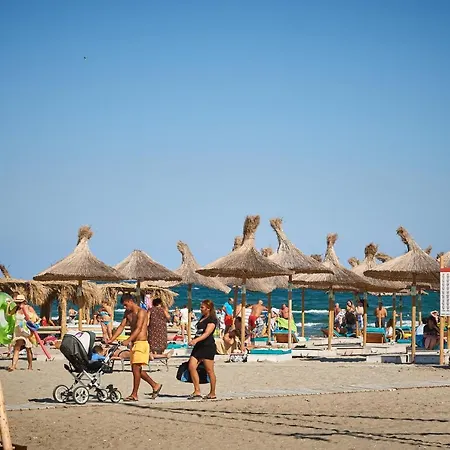 Vice Seafront 2 Bedroom N Pools Alezzi Beach Apartment *