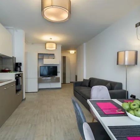 Vice Seafront 2 Bedroom N Pools Alezzi Beach