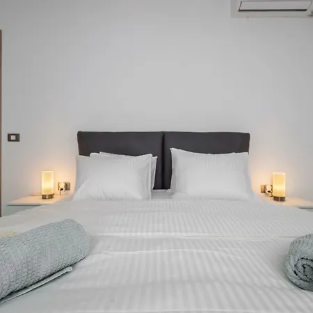 Vice Seafront 2 Bedroom N Pools Alezzi Beach Mamaia
