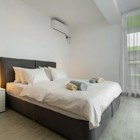 Vice Seafront 2 Bedroom N Pools Alezzi Beach *