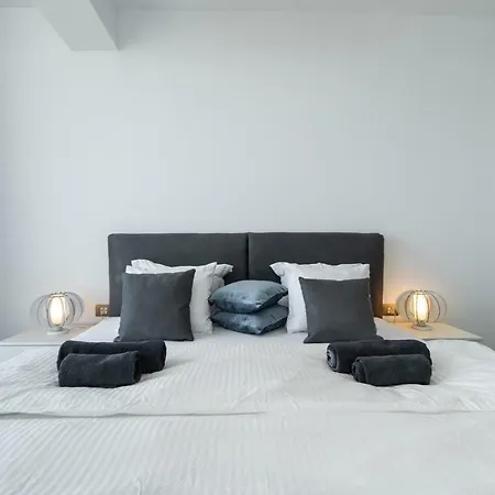 Apartment Vice Seafront 2 Bedroom N Pools Alezzi Beach Mamaia