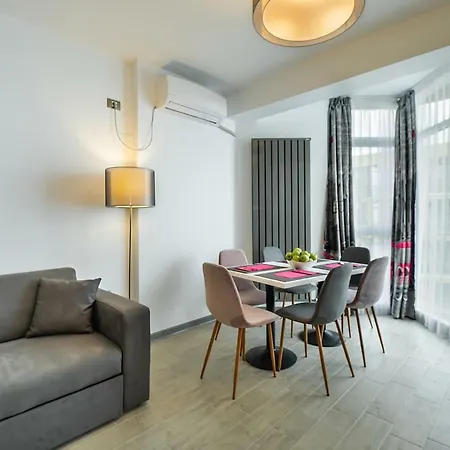 Apartment Vice Seafront 2 Bedroom N Pools Alezzi Beach