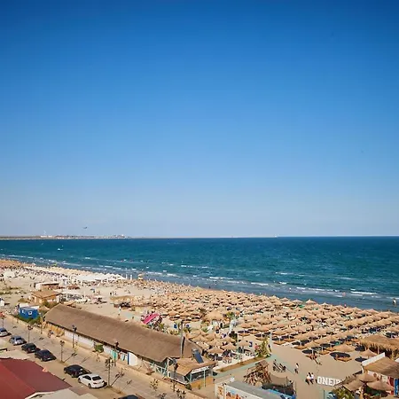 Vice Seafront 2 Bedroom N Pools Alezzi Beach Apartmán *