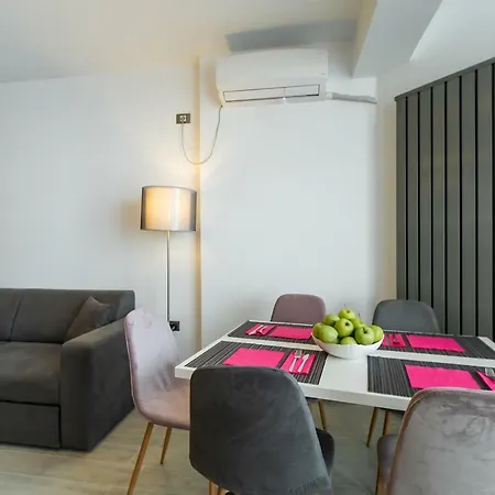 Vice Seafront 2 Bedroom N Pools Alezzi Beach Mamaia