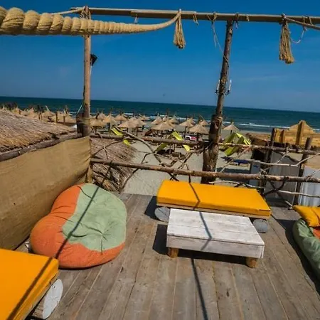 Vice Seafront 2 Bedroom N Pools Alezzi Beach * Mamaia