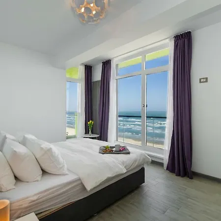 Vice Seafront 2 Bedroom N Pools Alezzi Beach Apartmán